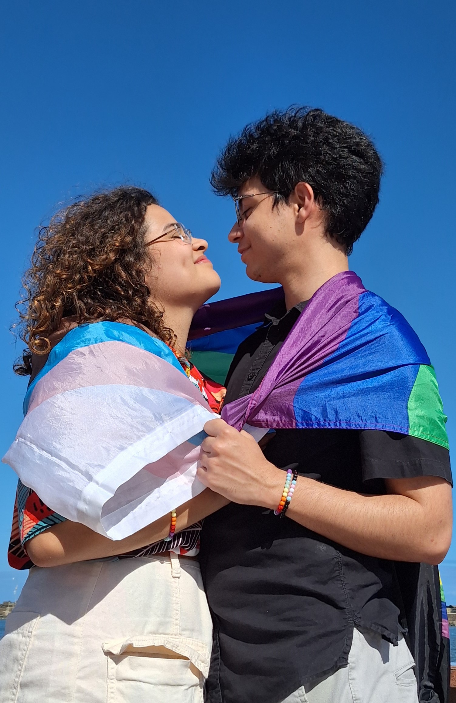Amor e Luta: As Histórias de Casais LGBTQIAPN+  